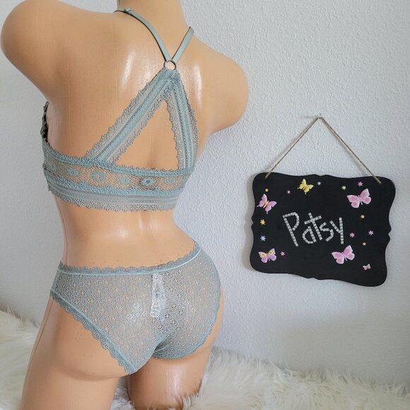 Victoria's Secret Lace Bralette  Set Small - Picture 4 of 5